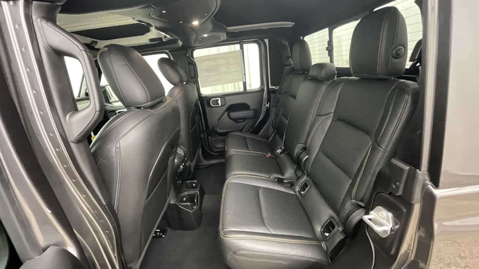 Thumbnail: 2026 Jeep Gladiator - 10