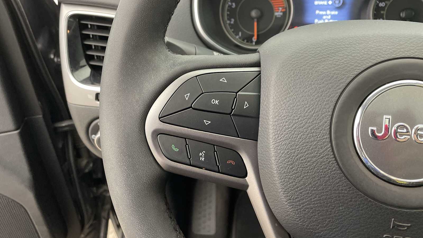 Thumbnail: 2022 Jeep Cherokee - 14