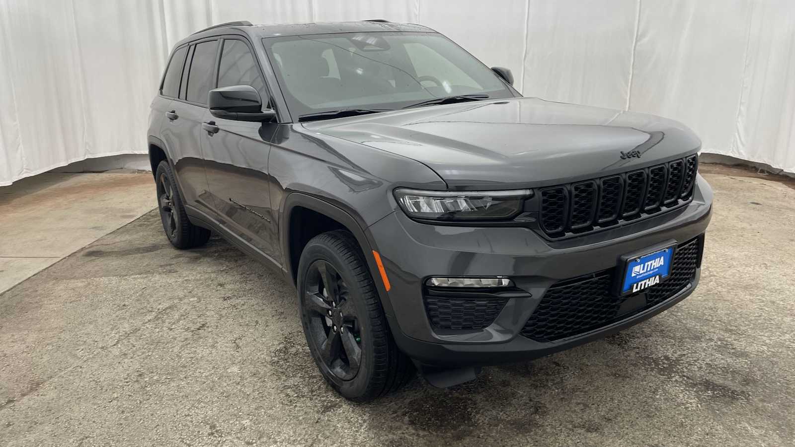 Thumbnail: 2025 Jeep Grand Cherokee - 39