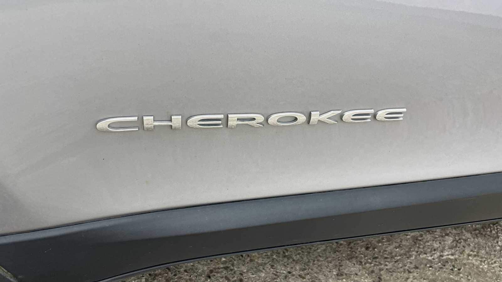 Thumbnail: 2019 Jeep Cherokee - 42