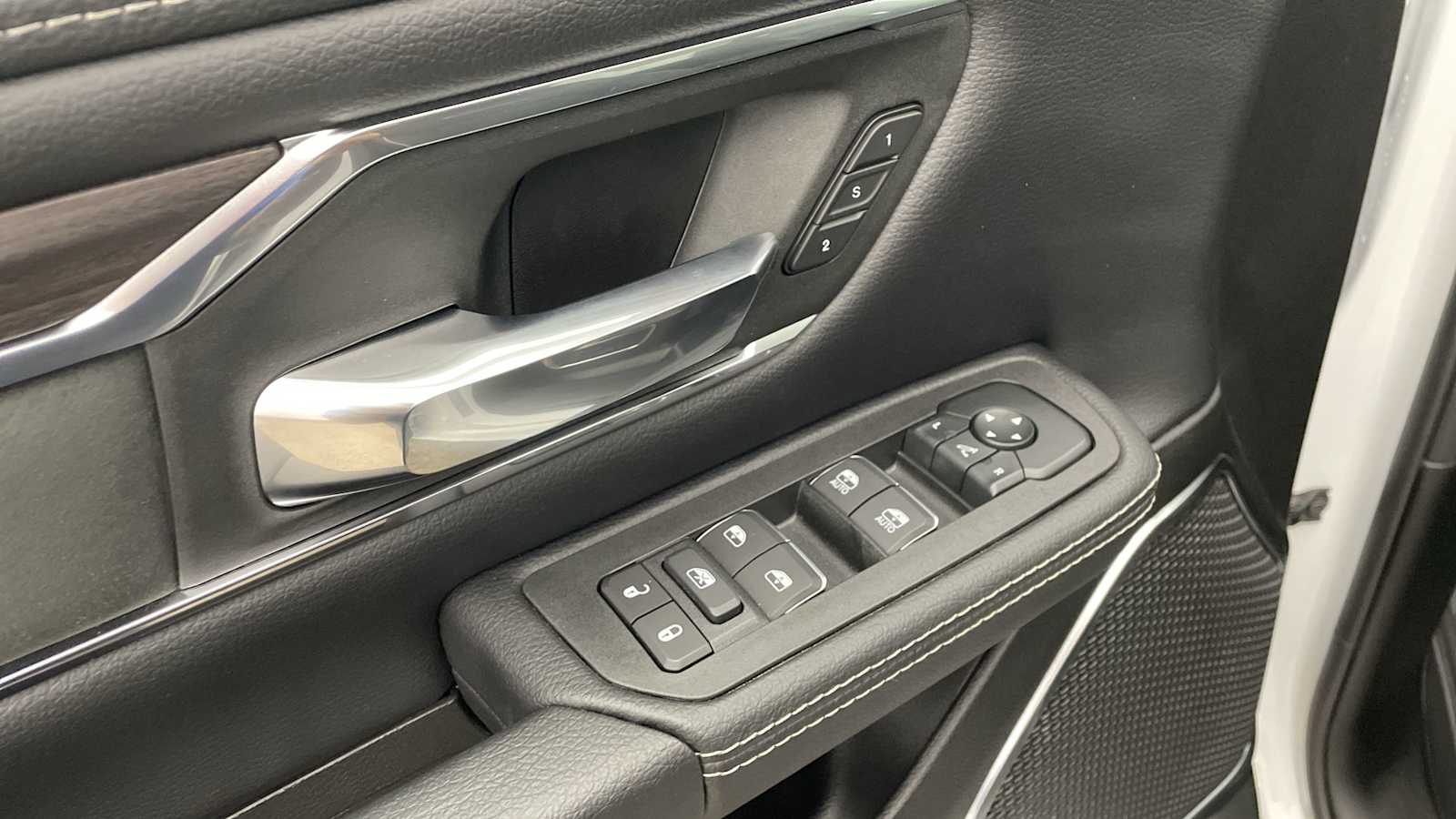 Thumbnail: 2026 RAM 1500 - 7