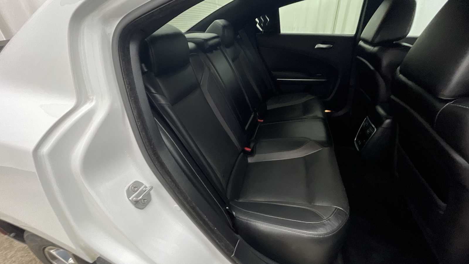 Thumbnail: 2015 Dodge Charger - 11