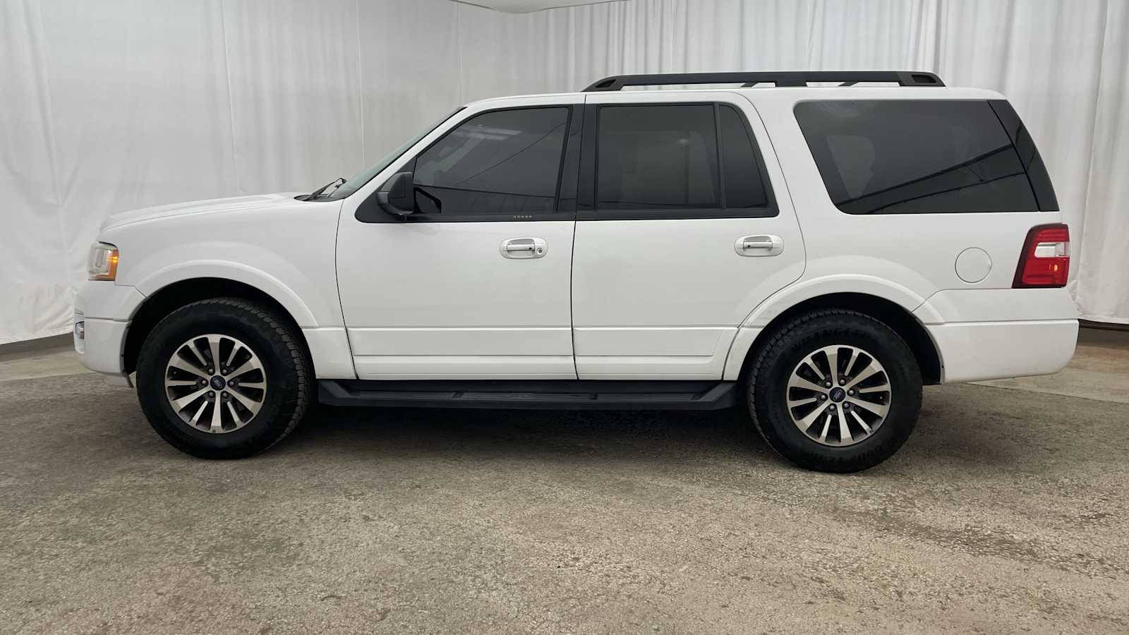 2017 Ford Expedition XLT 32