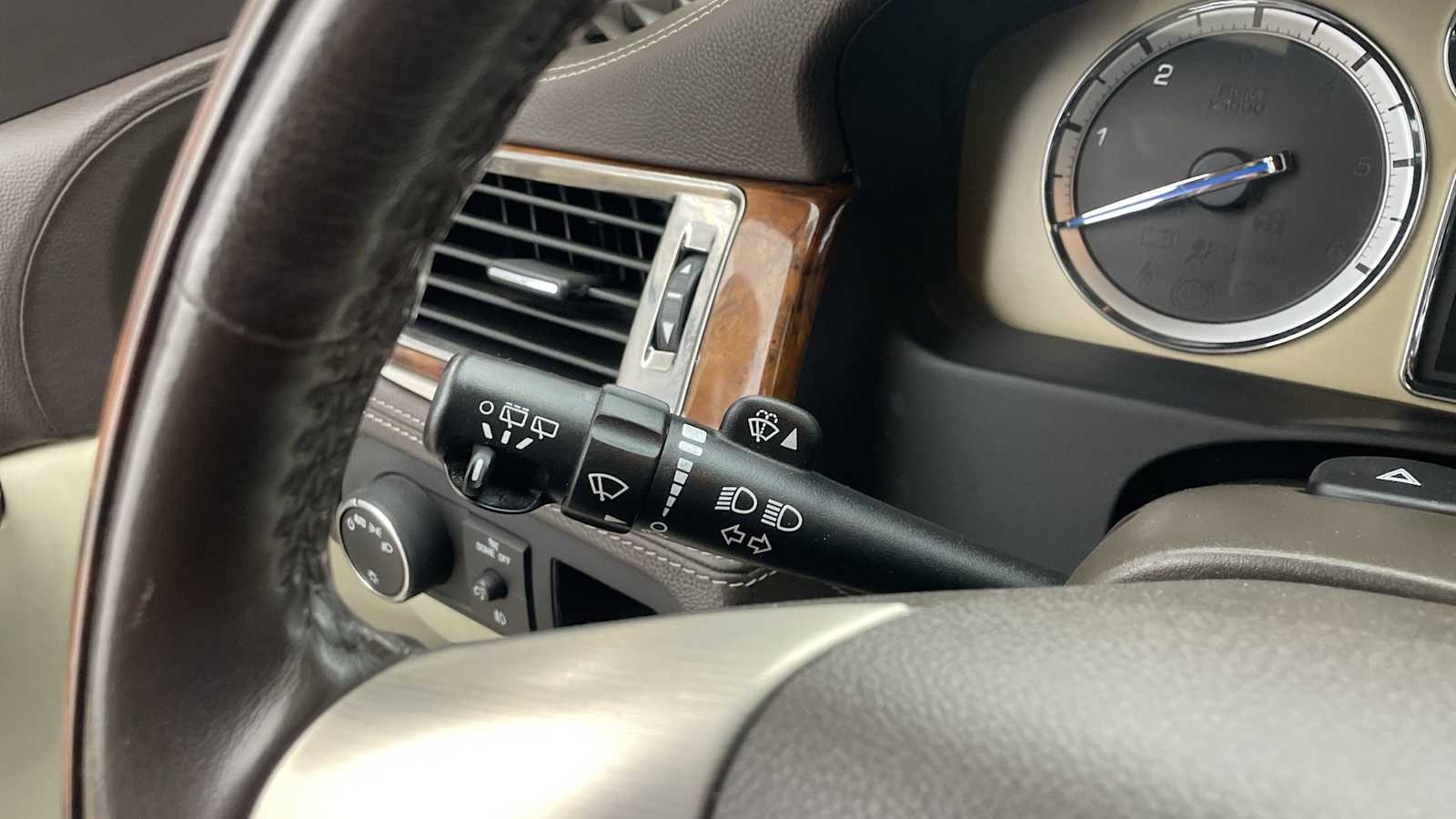 Thumbnail: 2013 Cadillac Escalade - 17