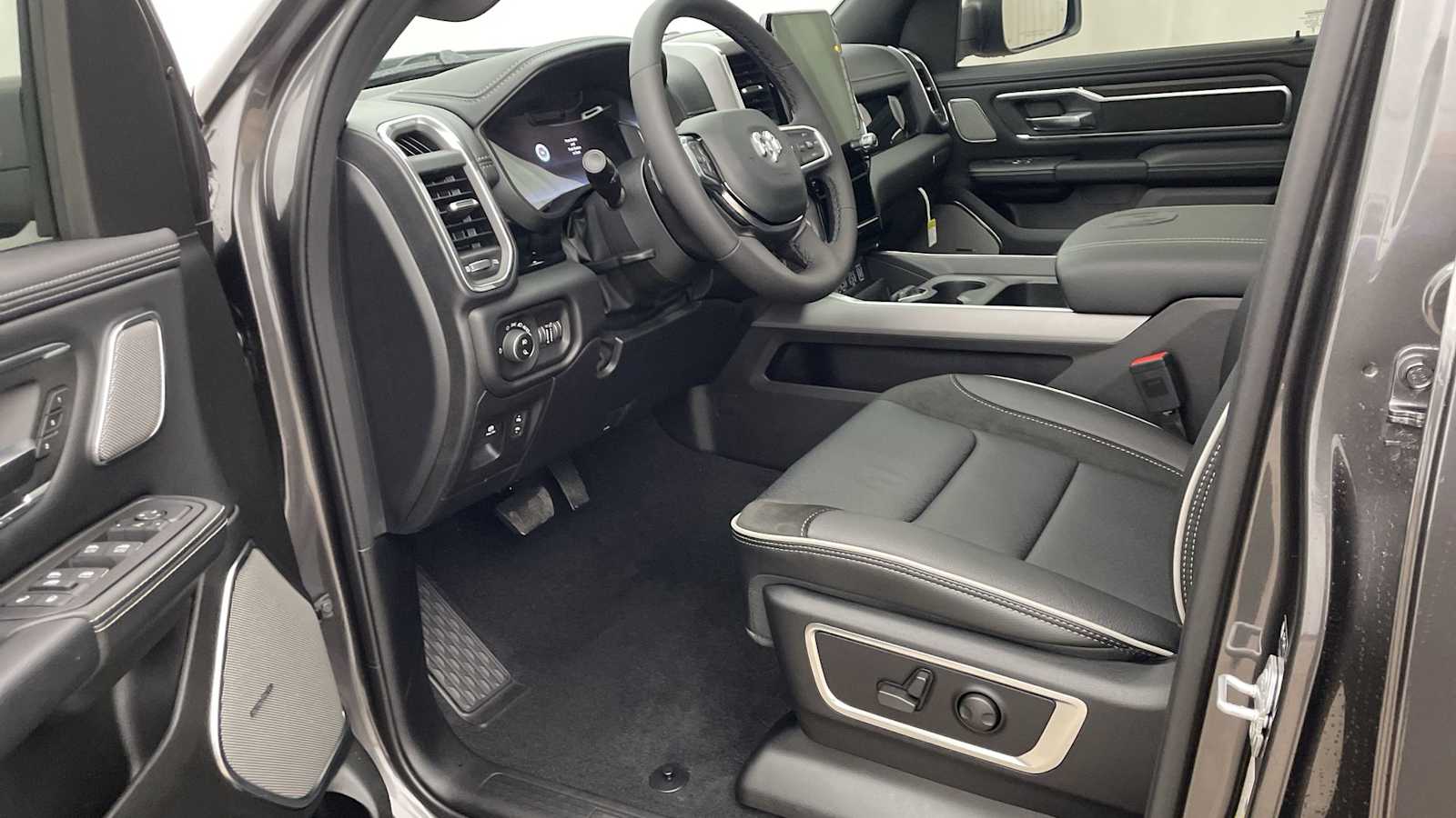 Thumbnail: 2026 RAM 1500 - 2