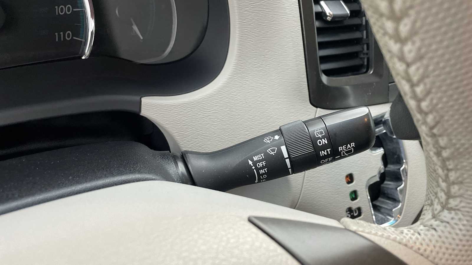Thumbnail: 2013 Toyota Sienna - 16