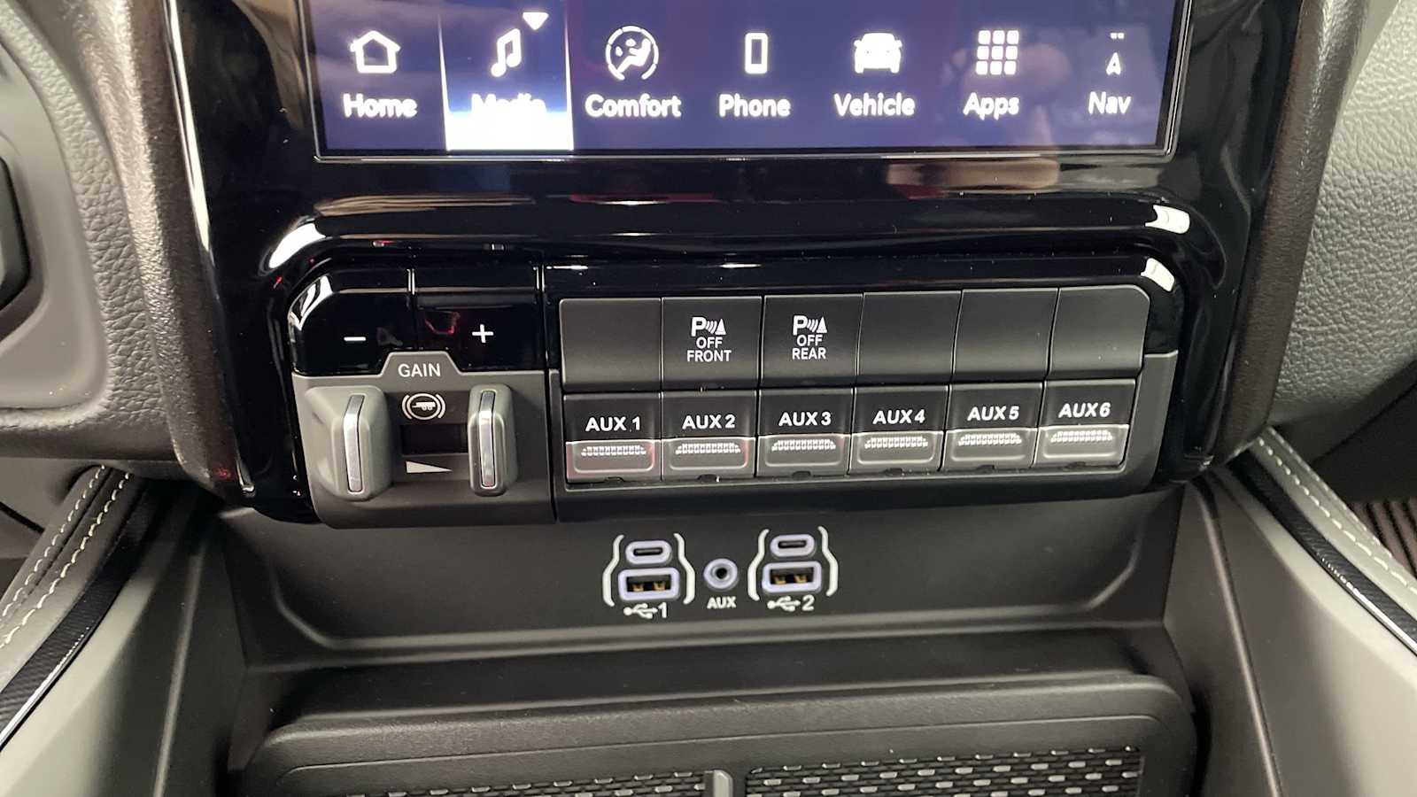 Thumbnail: 2026 RAM 1500 - 24