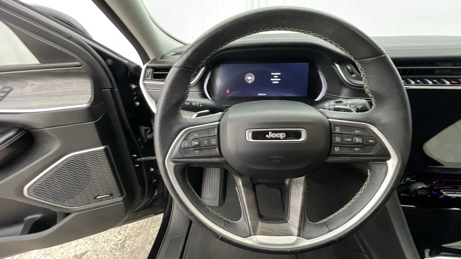 Thumbnail: 2022 Jeep Grand Cherokee - 13