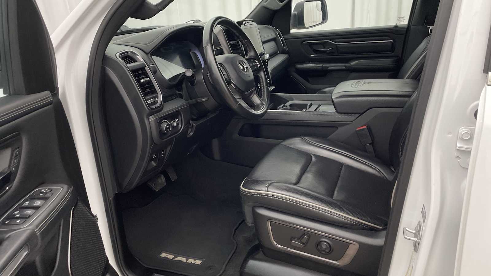 2023 Ram 1500 Limited photo 2