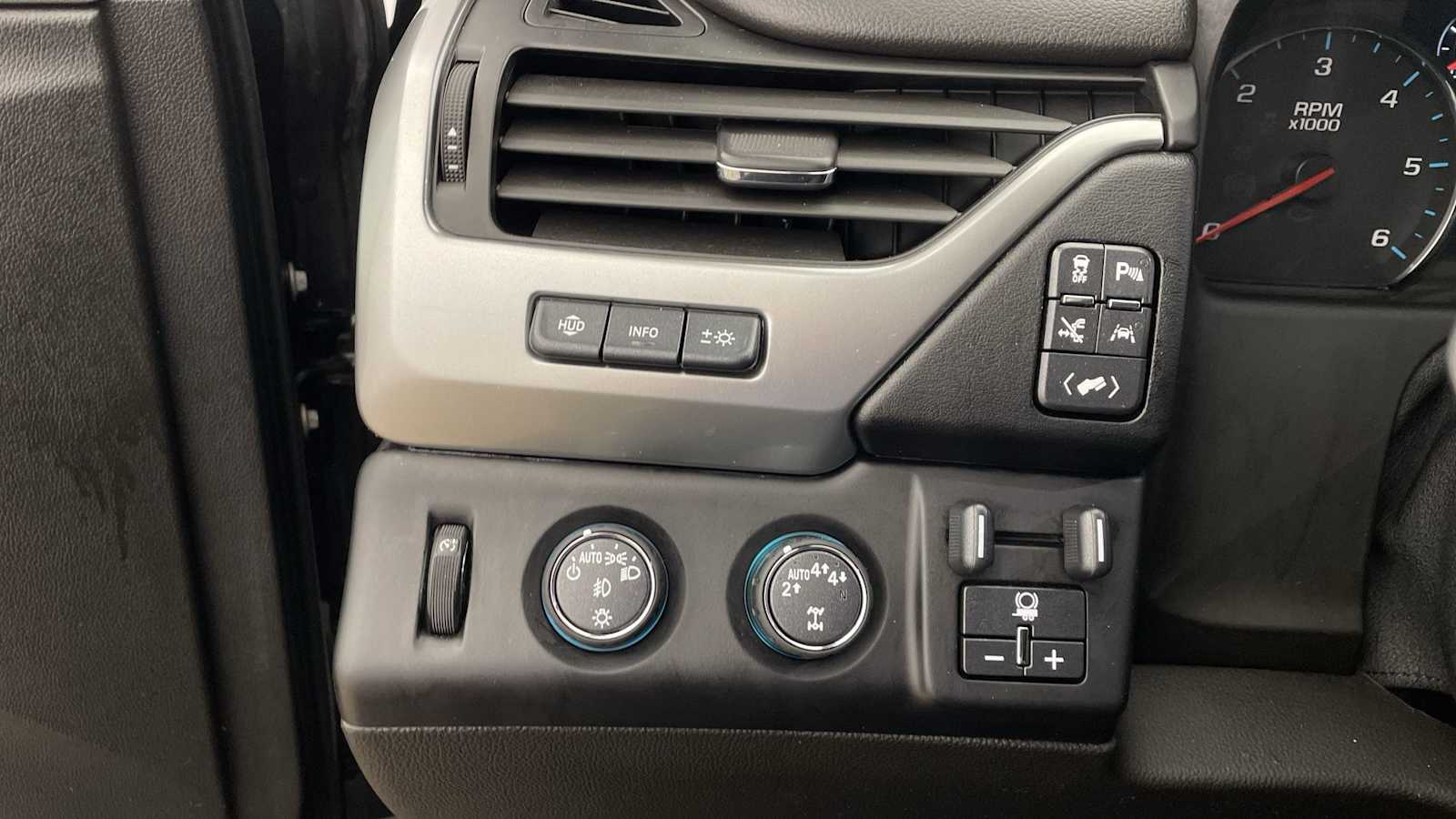 Thumbnail: 2019 Chevrolet Tahoe - 27