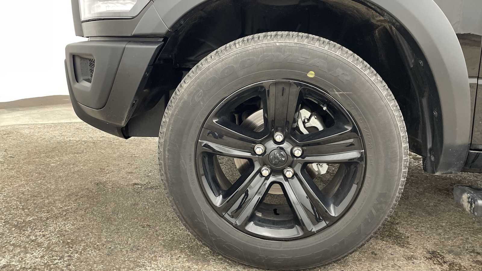 Thumbnail: 2024 RAM 1500 Classic - 38