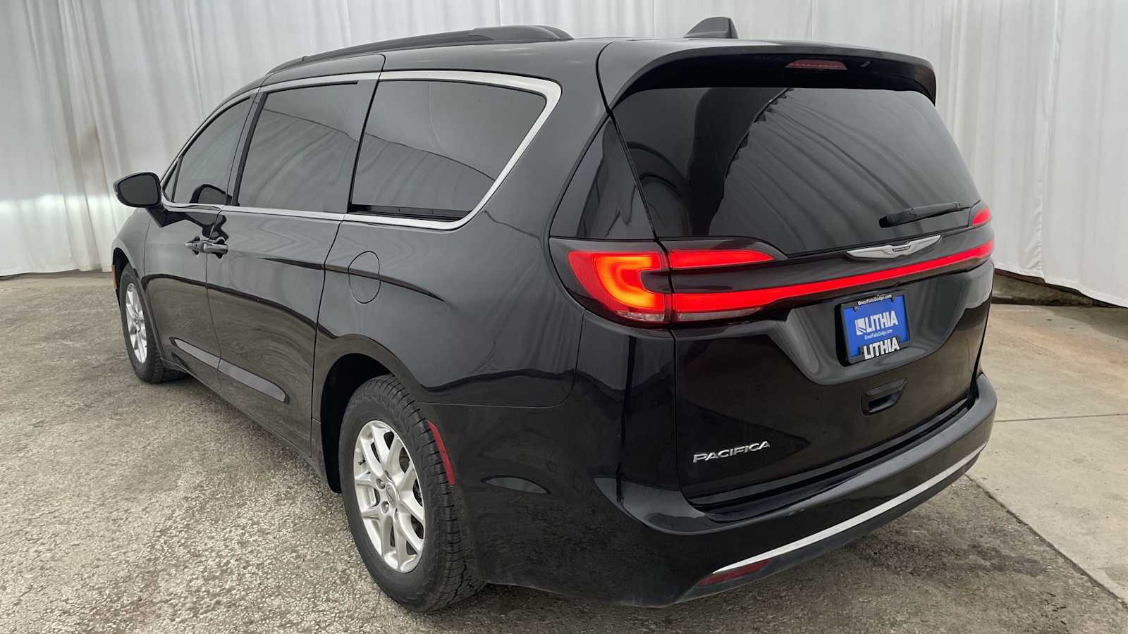Thumbnail: 2022 Chrysler Pacifica - 32