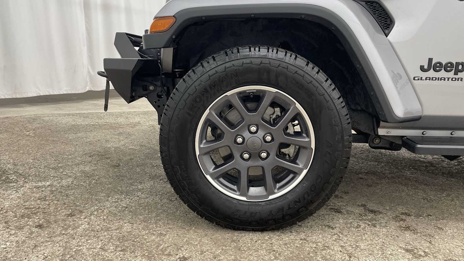 Thumbnail: 2020 Jeep Gladiator - 40