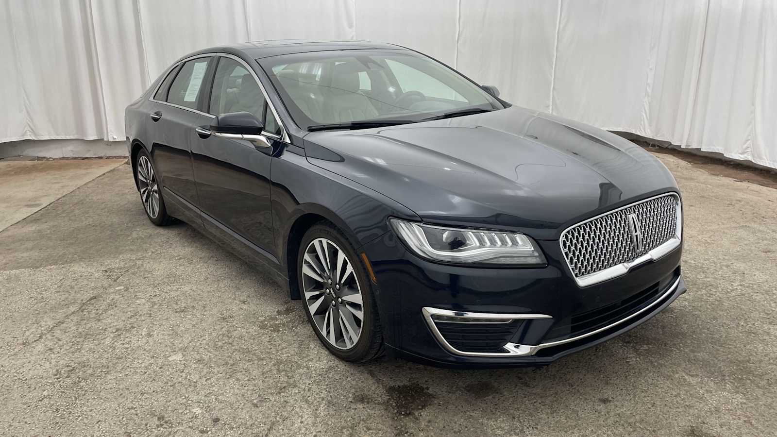 Thumbnail: 2020 Lincoln MKZ - 35