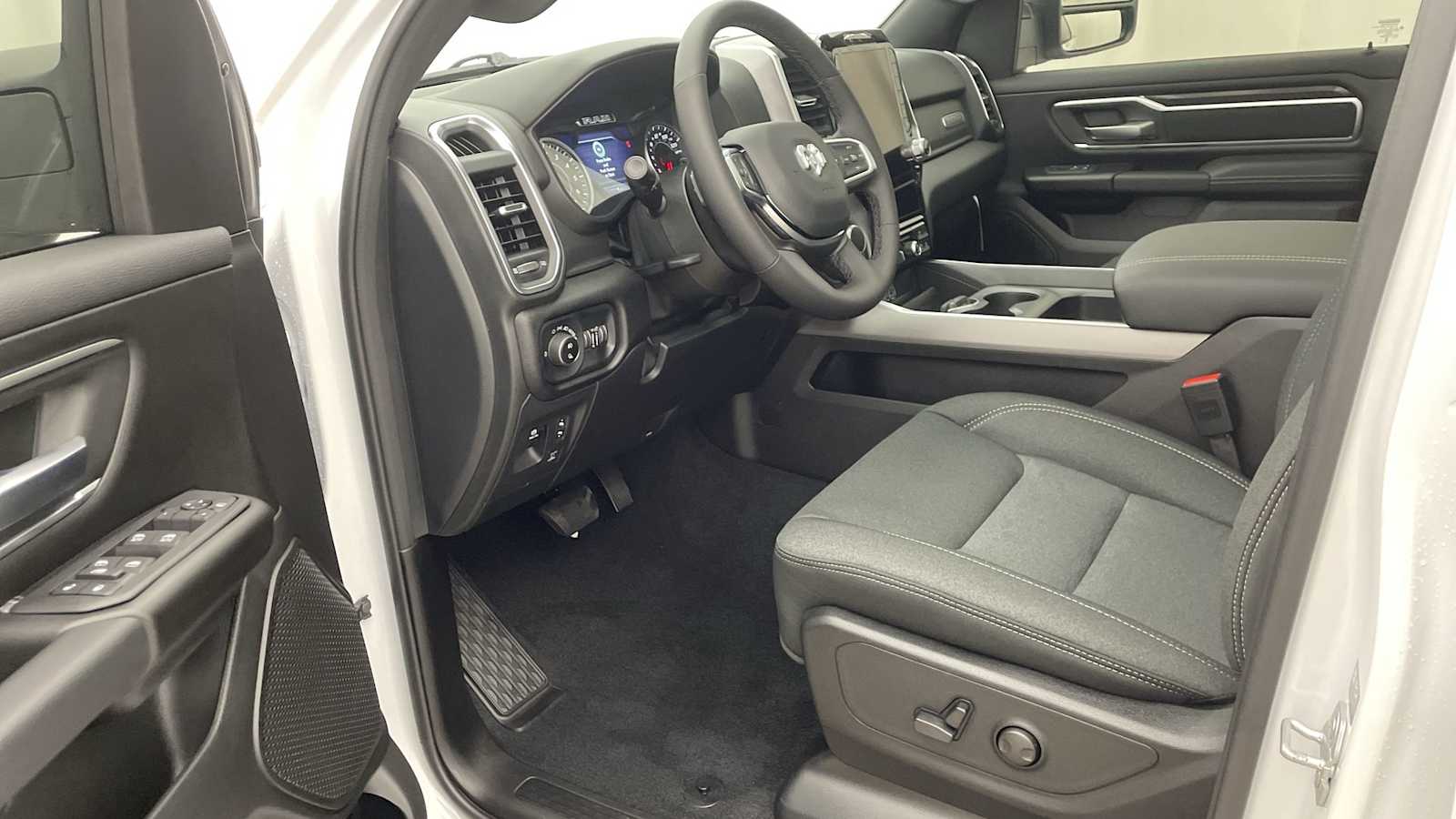 Thumbnail: 2026 RAM 1500 - 2