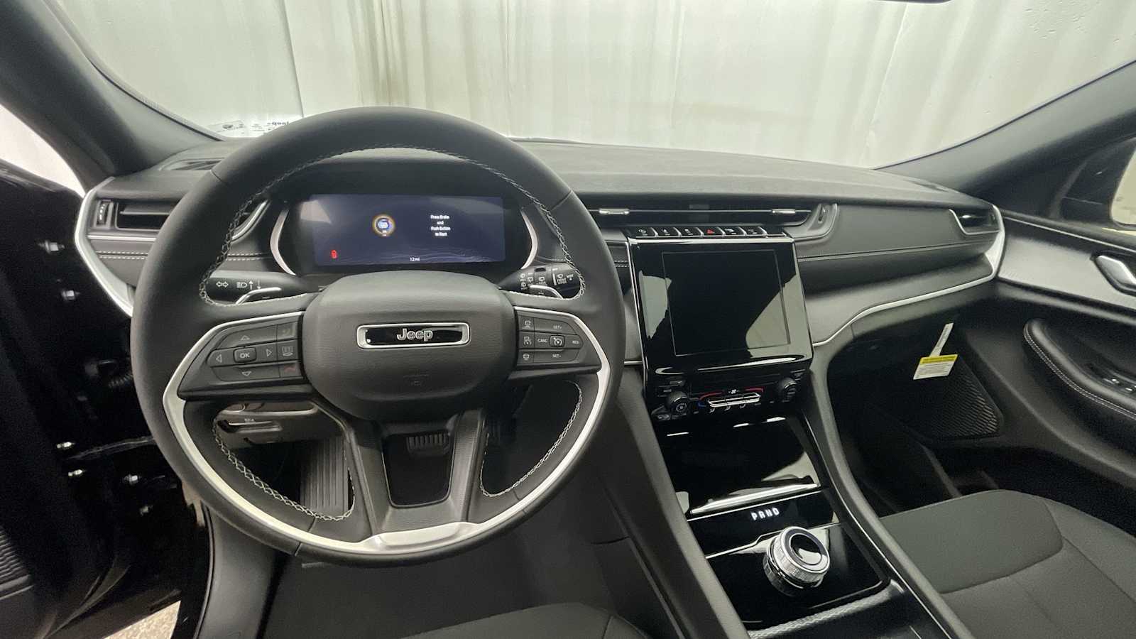 Thumbnail: 2025 Jeep Grand Cherokee - 3