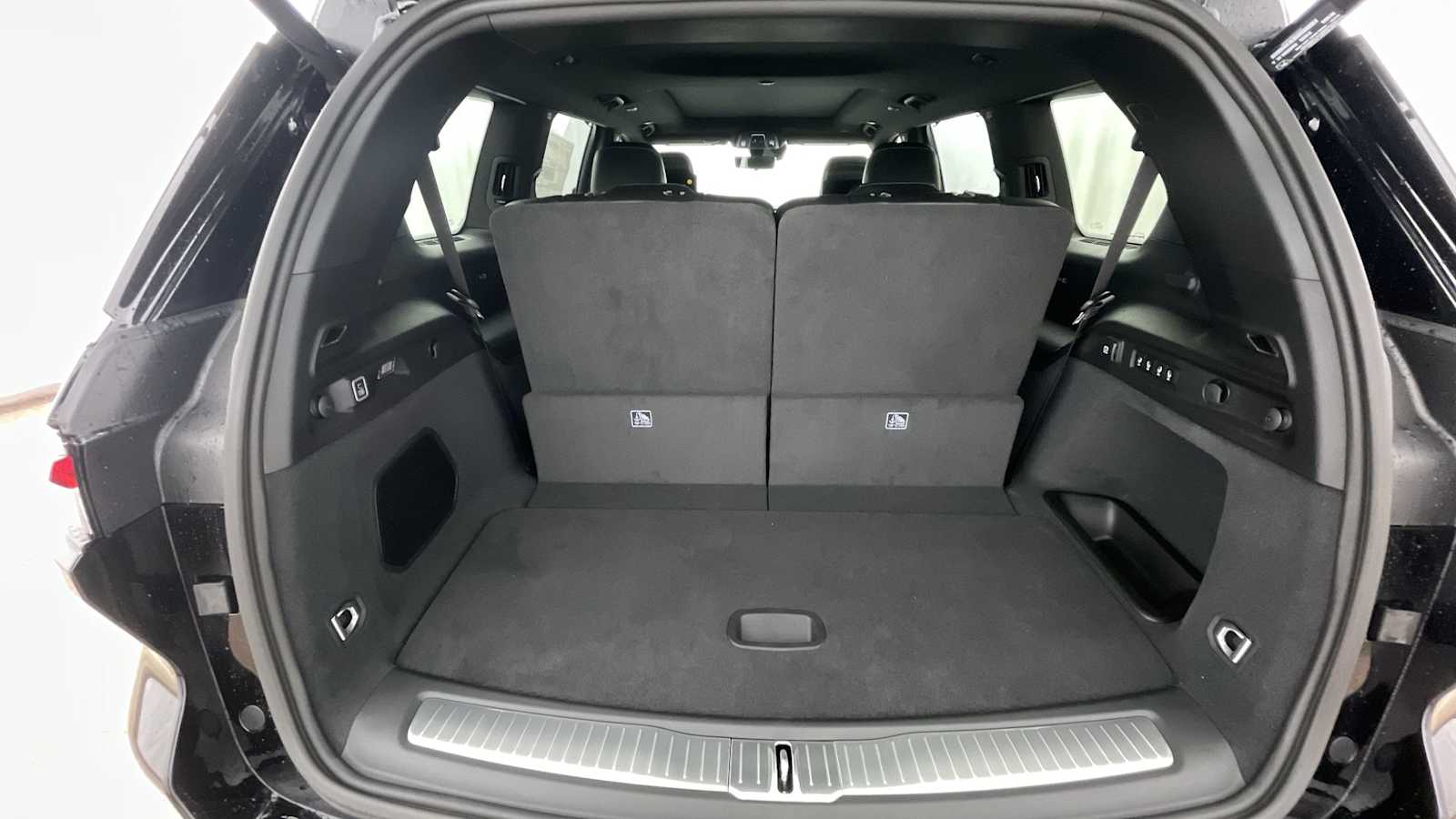 Thumbnail: 2025 Jeep Grand Cherokee - 34