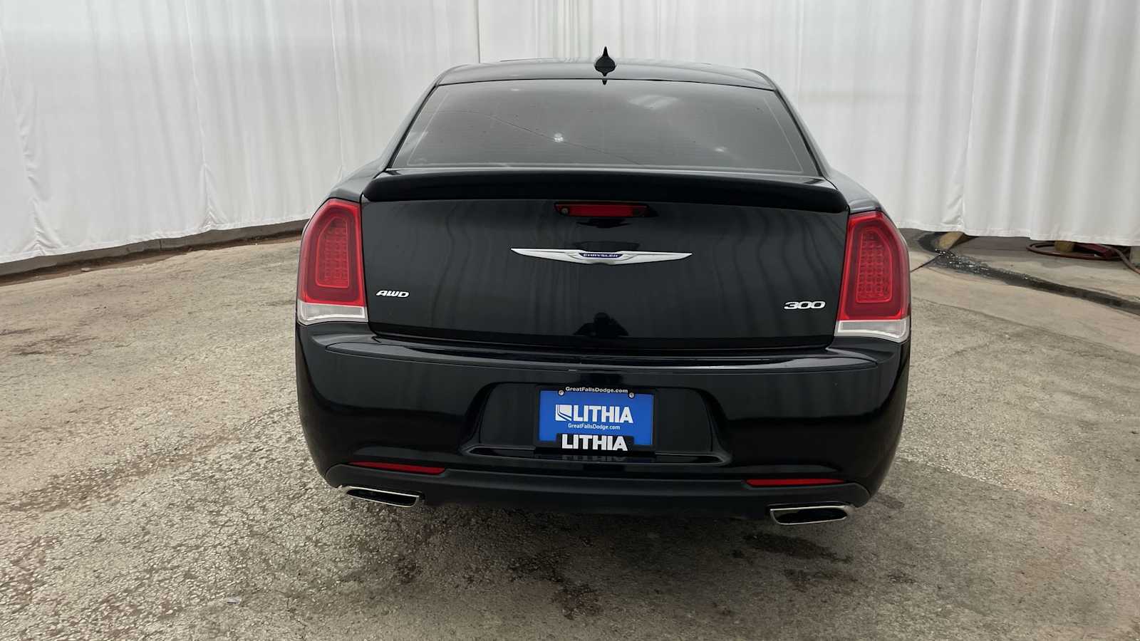 Thumbnail: 2020 Chrysler 300 - 32