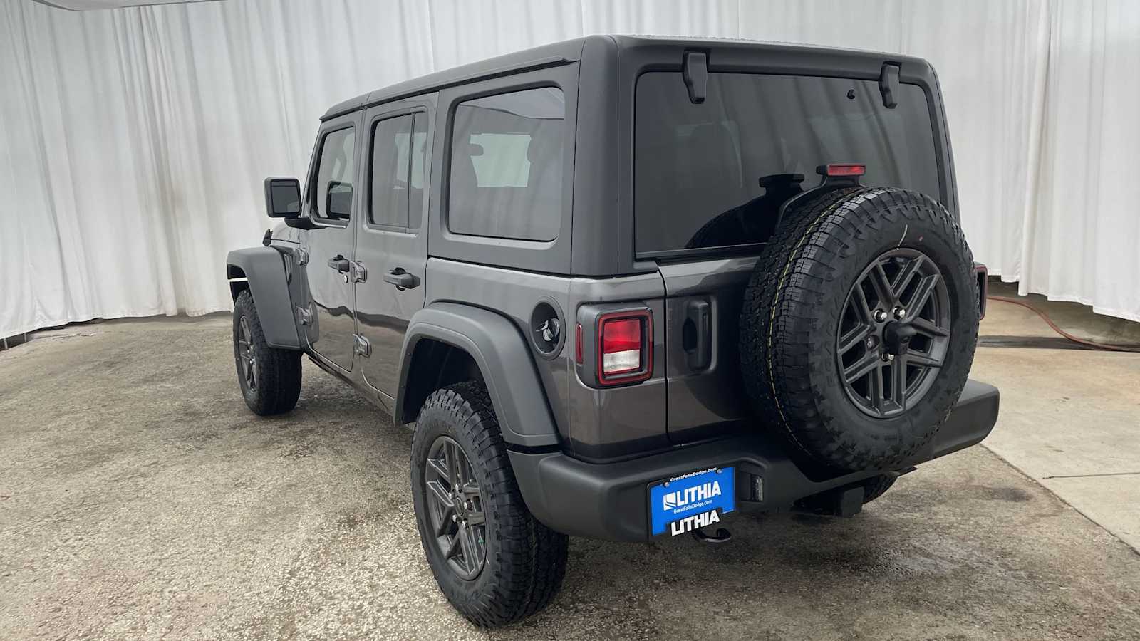 Thumbnail: 2026 Jeep Wrangler - 34