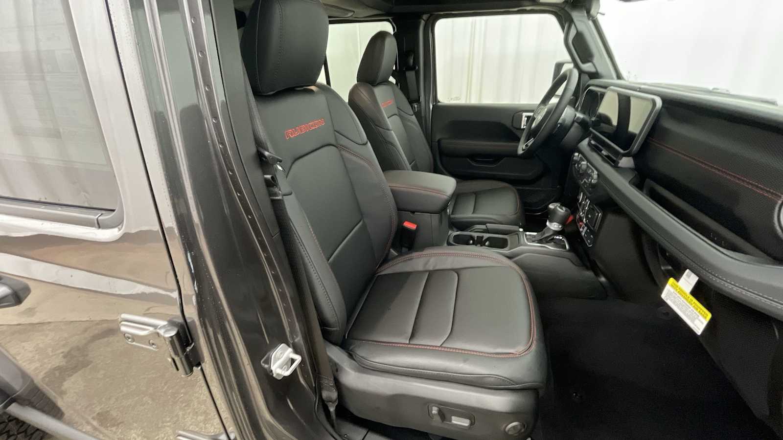 Thumbnail: 2025 Jeep Gladiator - 11