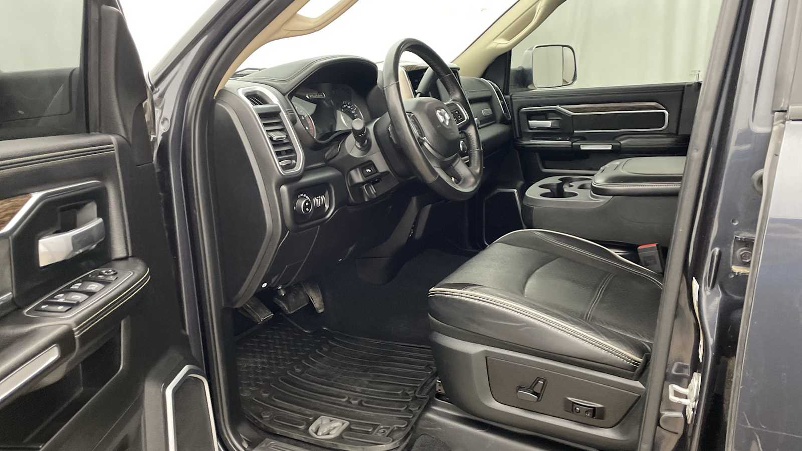 2019 Ram 2500 Laramie photo 2