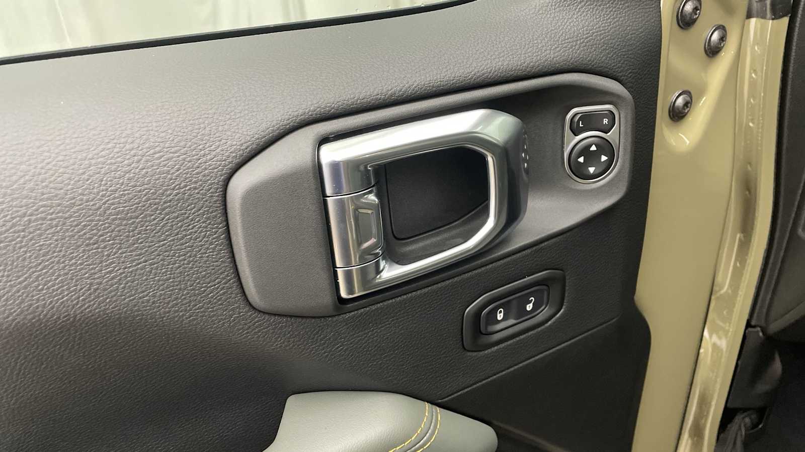 Thumbnail: 2025 Jeep Gladiator - 7