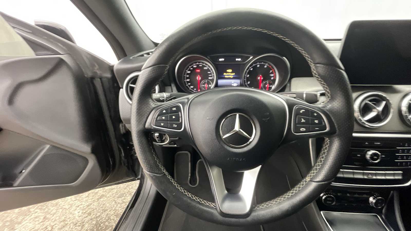 Thumbnail: 2018 Mercedes-Benz CLA - 12