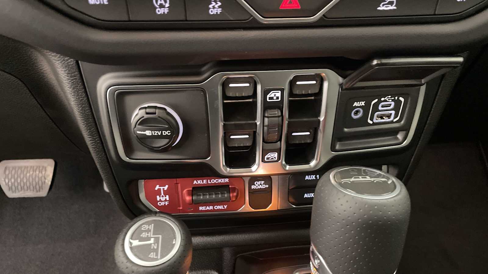 Thumbnail: 2025 Jeep Gladiator - 19