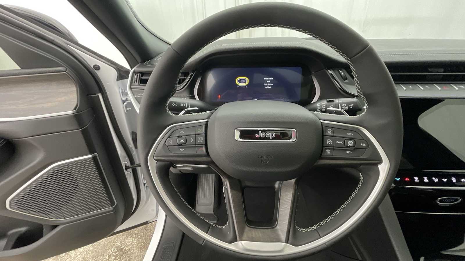 Thumbnail: 2026 Jeep Grand Cherokee - 14