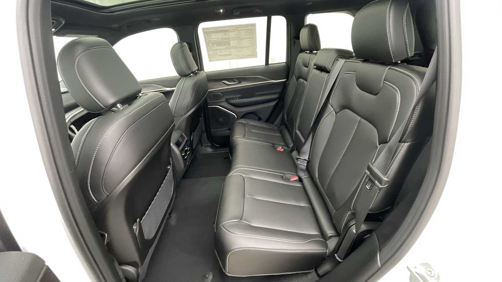 Thumbnail: 2026 Jeep Grand Cherokee - 10