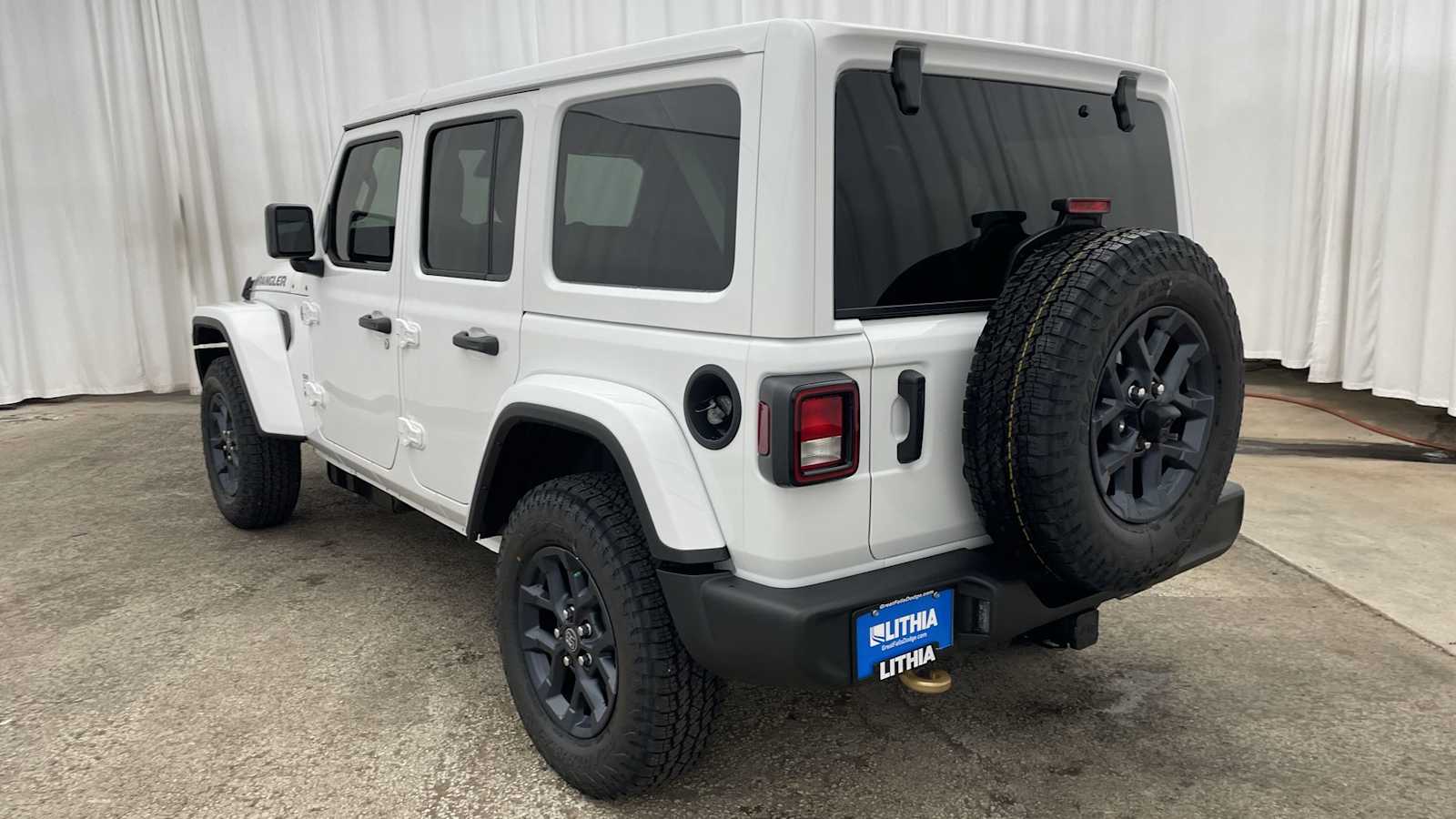 Thumbnail: 2026 Jeep Wrangler - 34