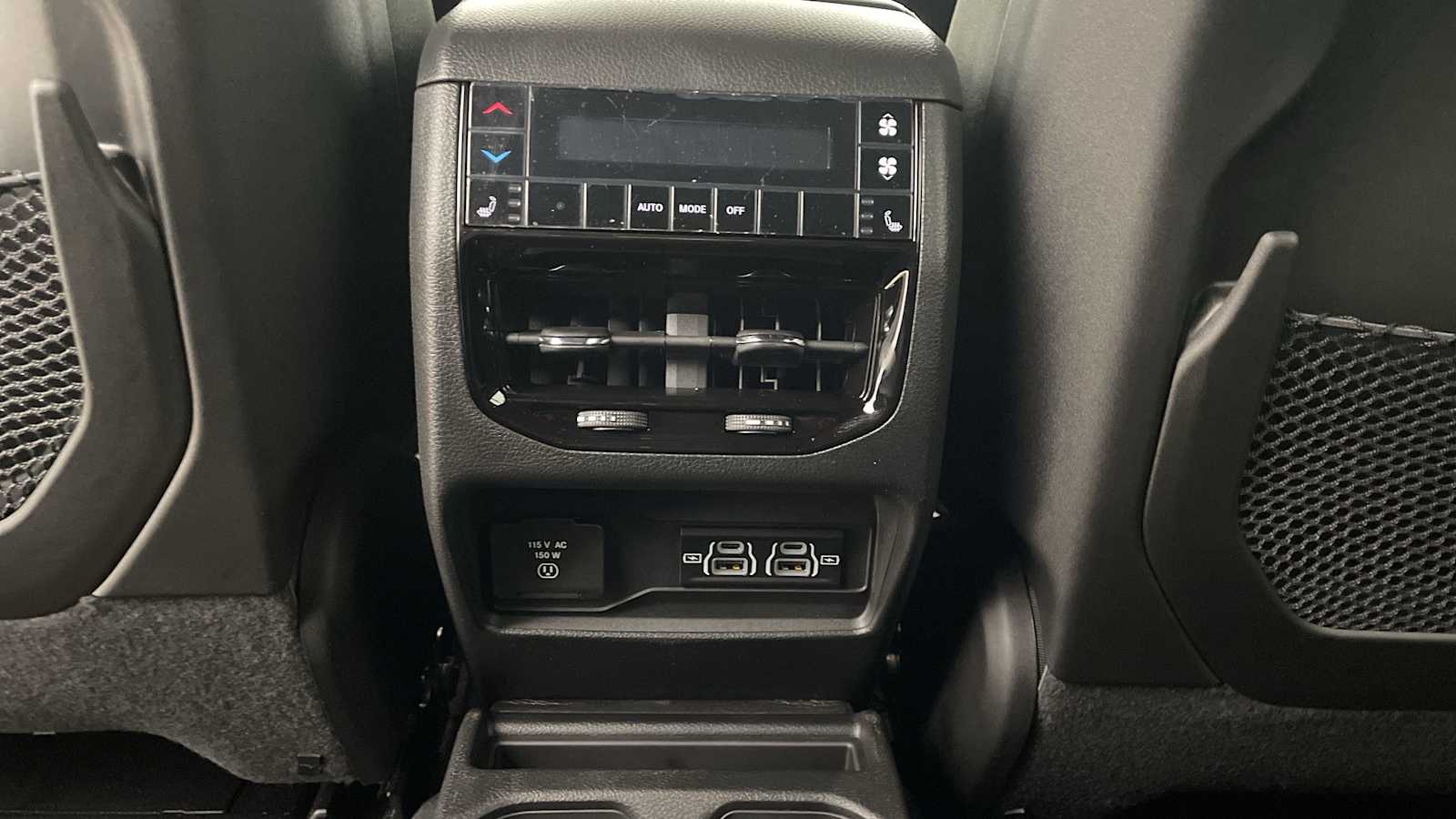 Thumbnail: 2025 Jeep Grand Cherokee - 28