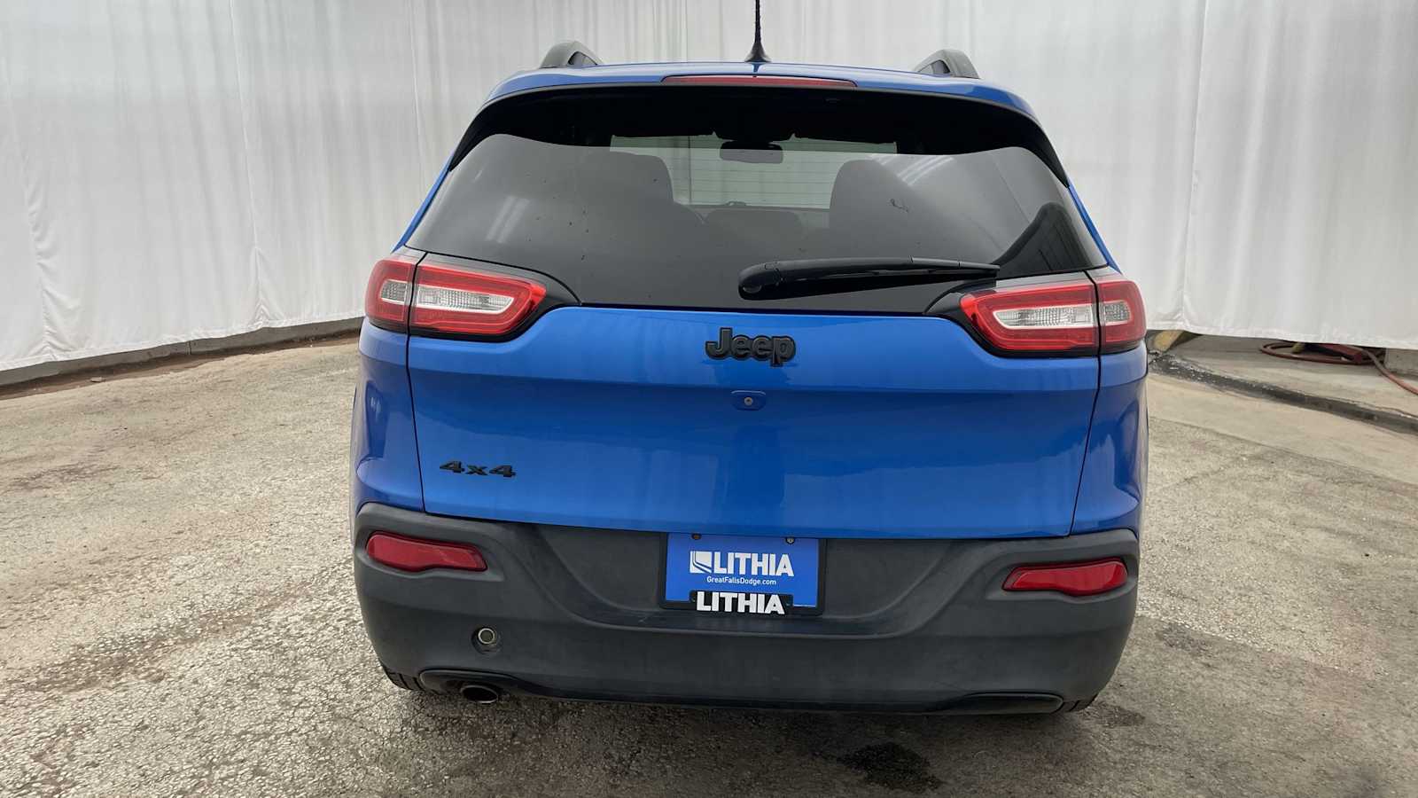 Thumbnail: 2018 Jeep Cherokee - 28