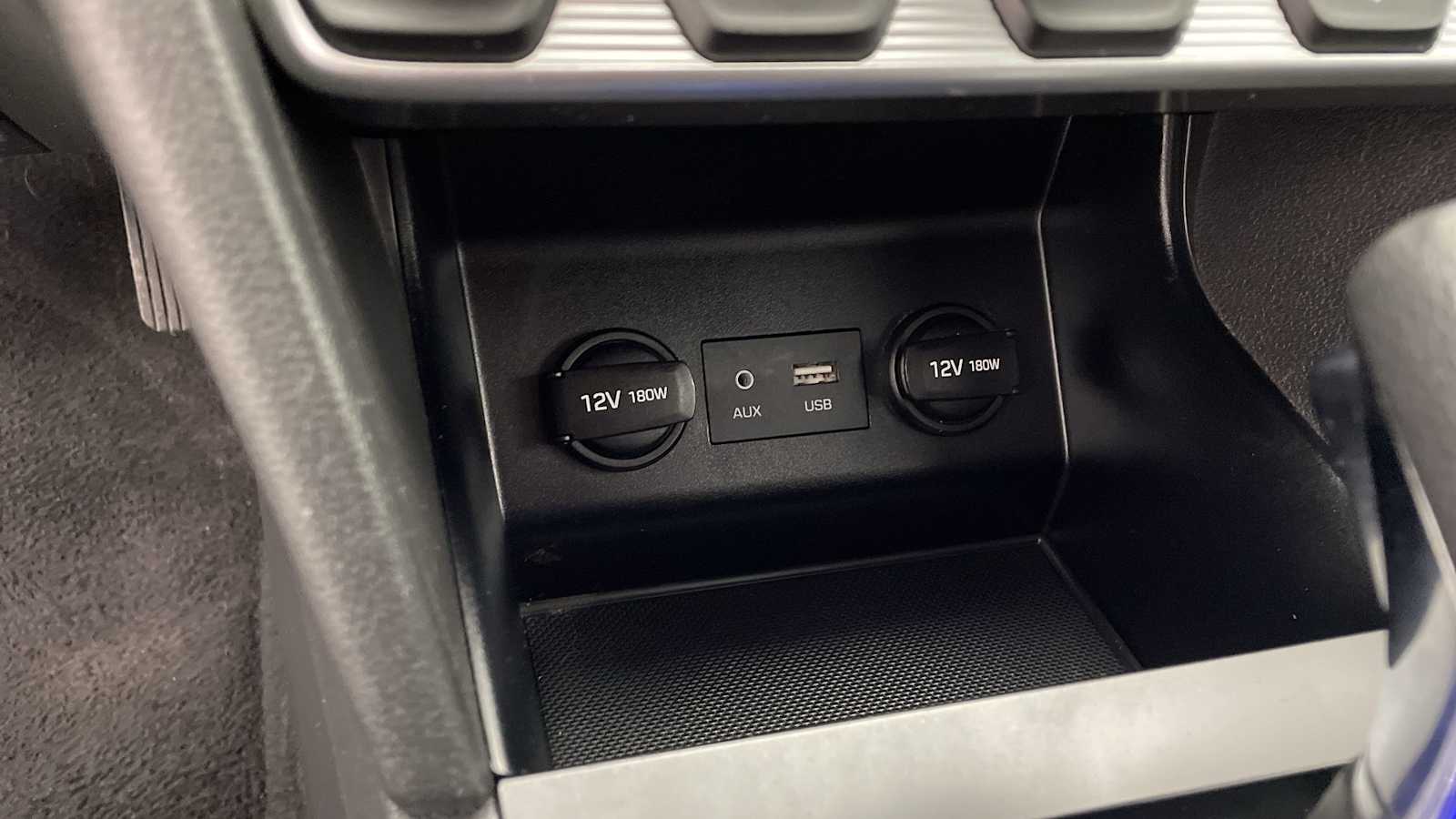 Thumbnail: 2020 Hyundai Elantra - 18