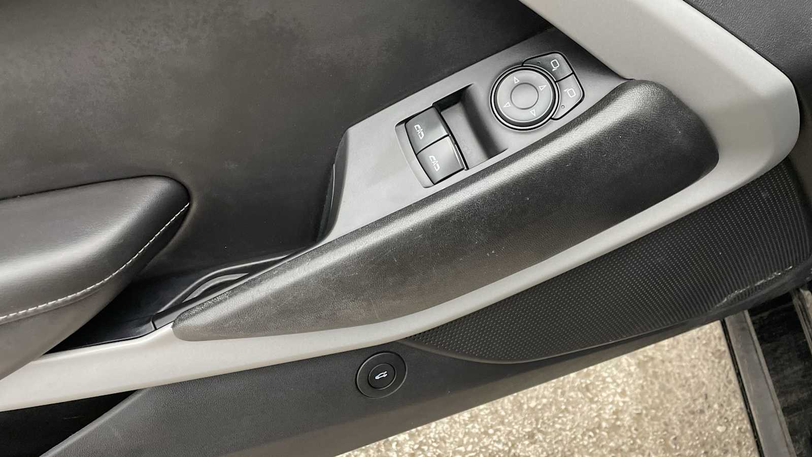 Thumbnail: 2019 Chevrolet Camaro - 6