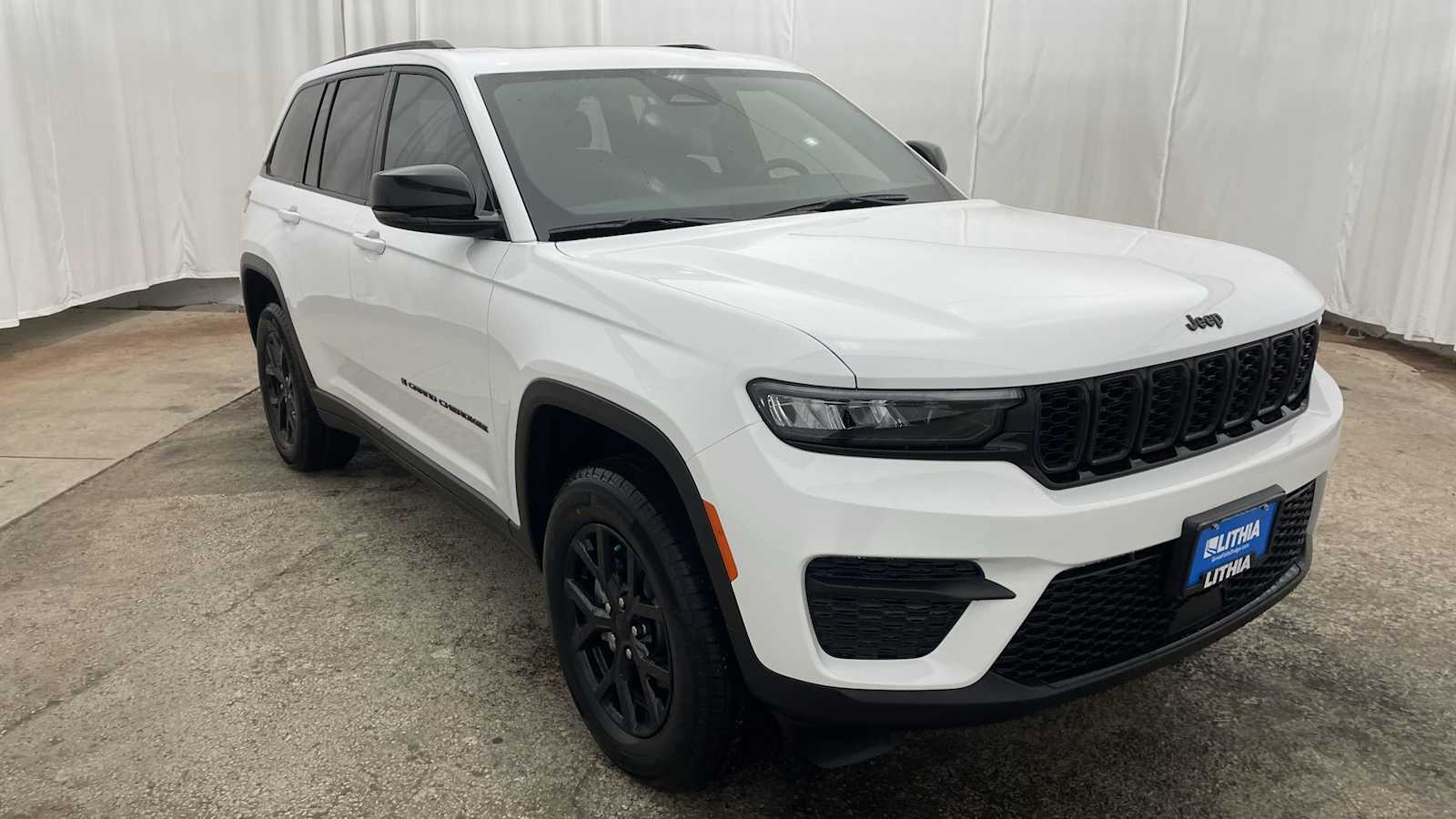 Thumbnail: 2025 Jeep Grand Cherokee - 36