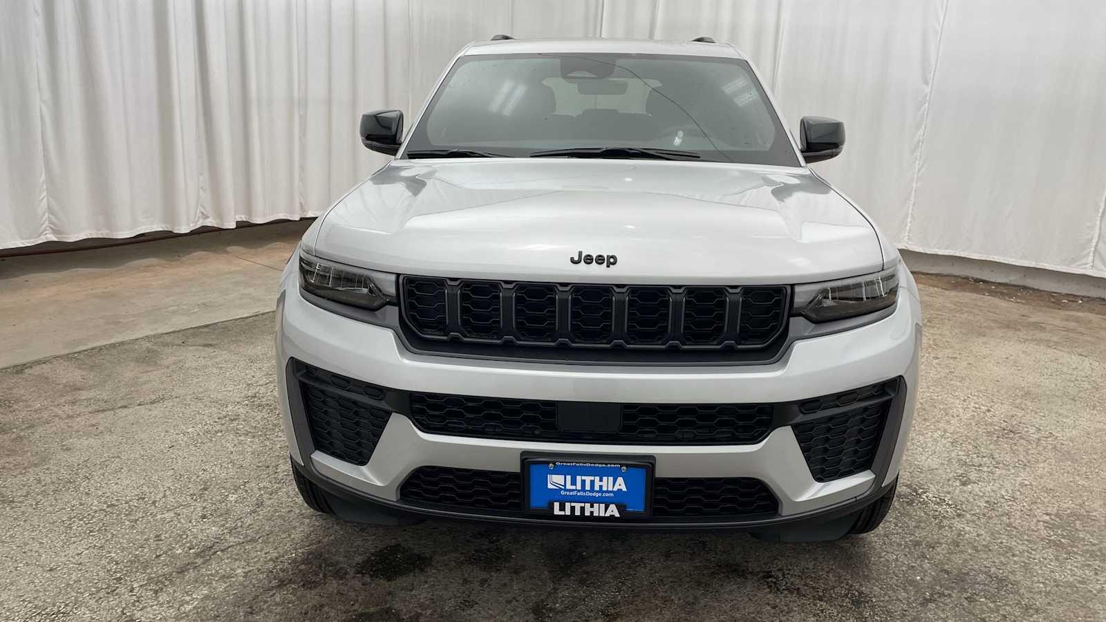 Thumbnail: 2026 Jeep Grand Cherokee - 38