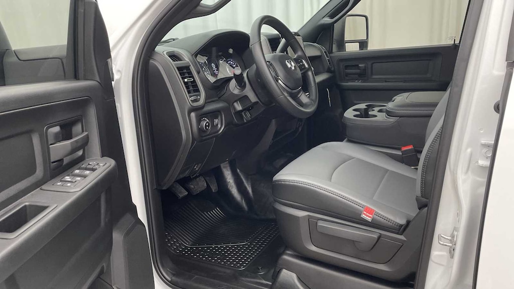 New 2026 Ram 3500 TRADESMAN CREW CAB 4X4 8' BOX Pickup