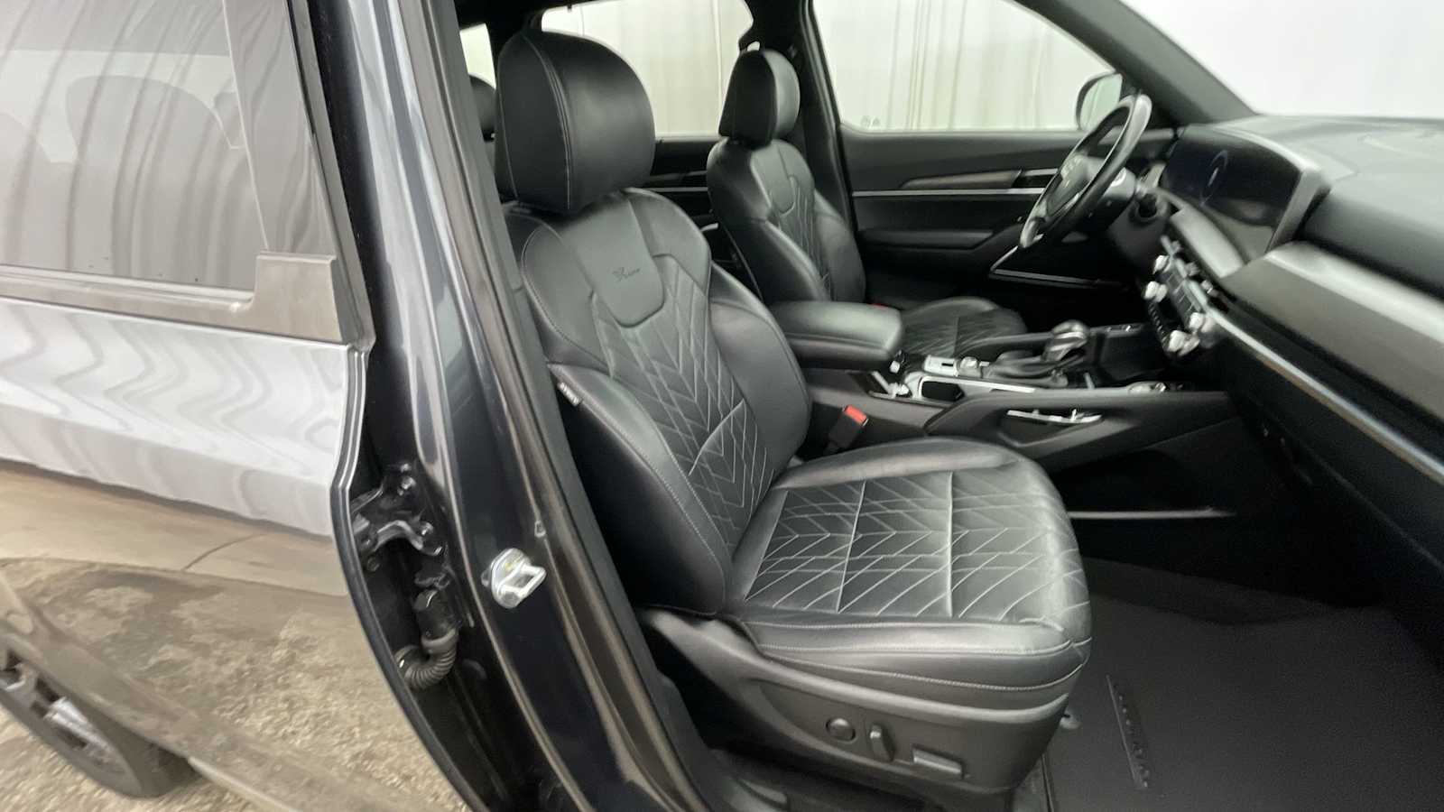 Thumbnail: 2023 Kia Telluride - 14