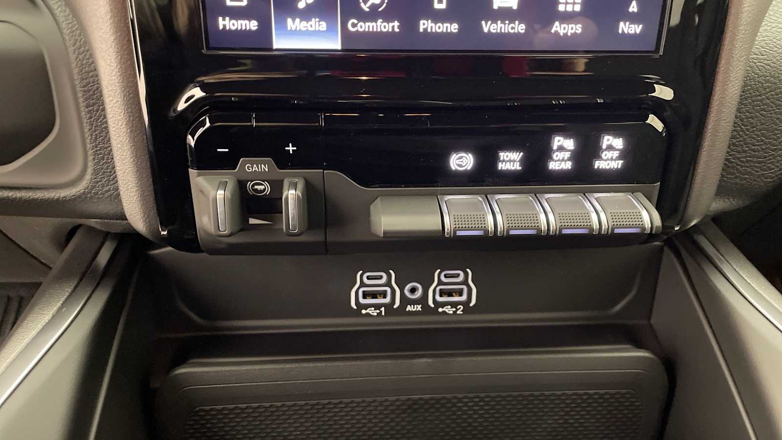 Thumbnail: 2026 RAM 3500 - 23