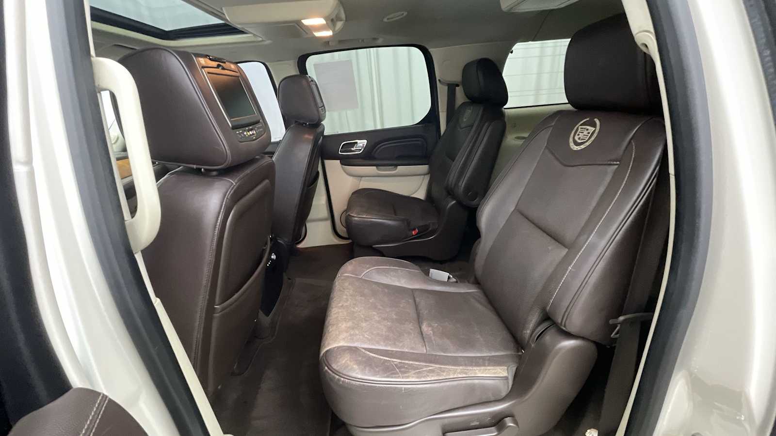 Thumbnail: 2013 Cadillac Escalade - 10