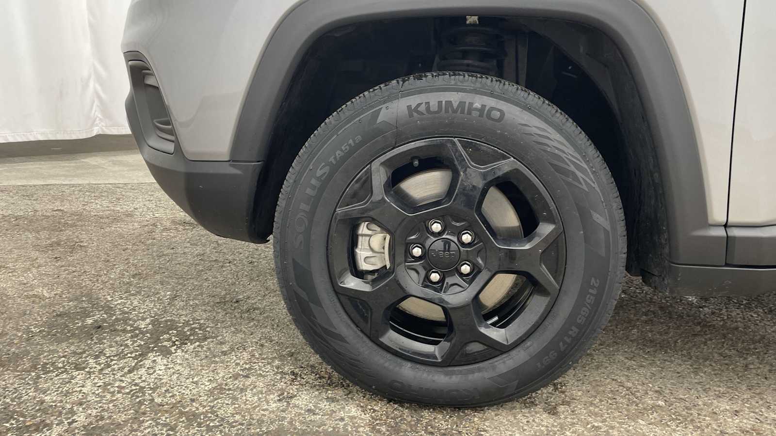 Thumbnail: 2023 Jeep Compass - 38