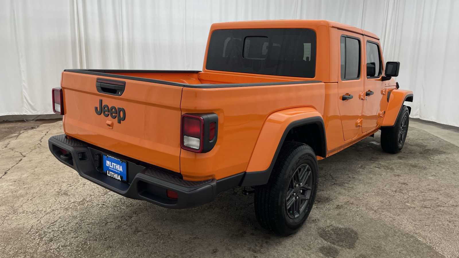 Thumbnail: 2025 Jeep Gladiator - 35