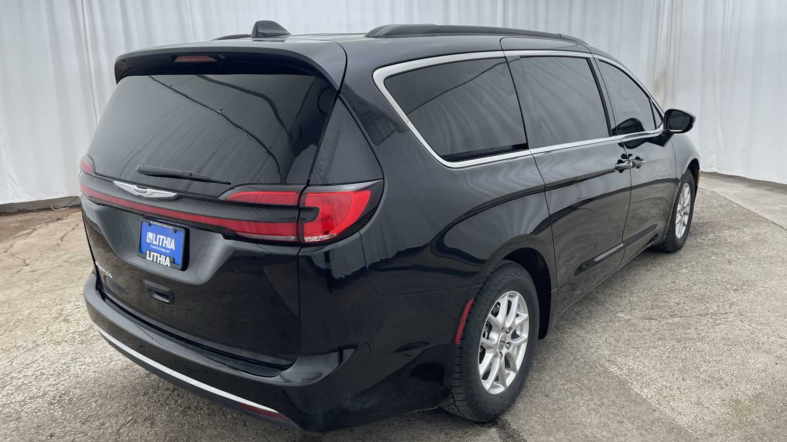 Thumbnail: 2022 Chrysler Pacifica - 34