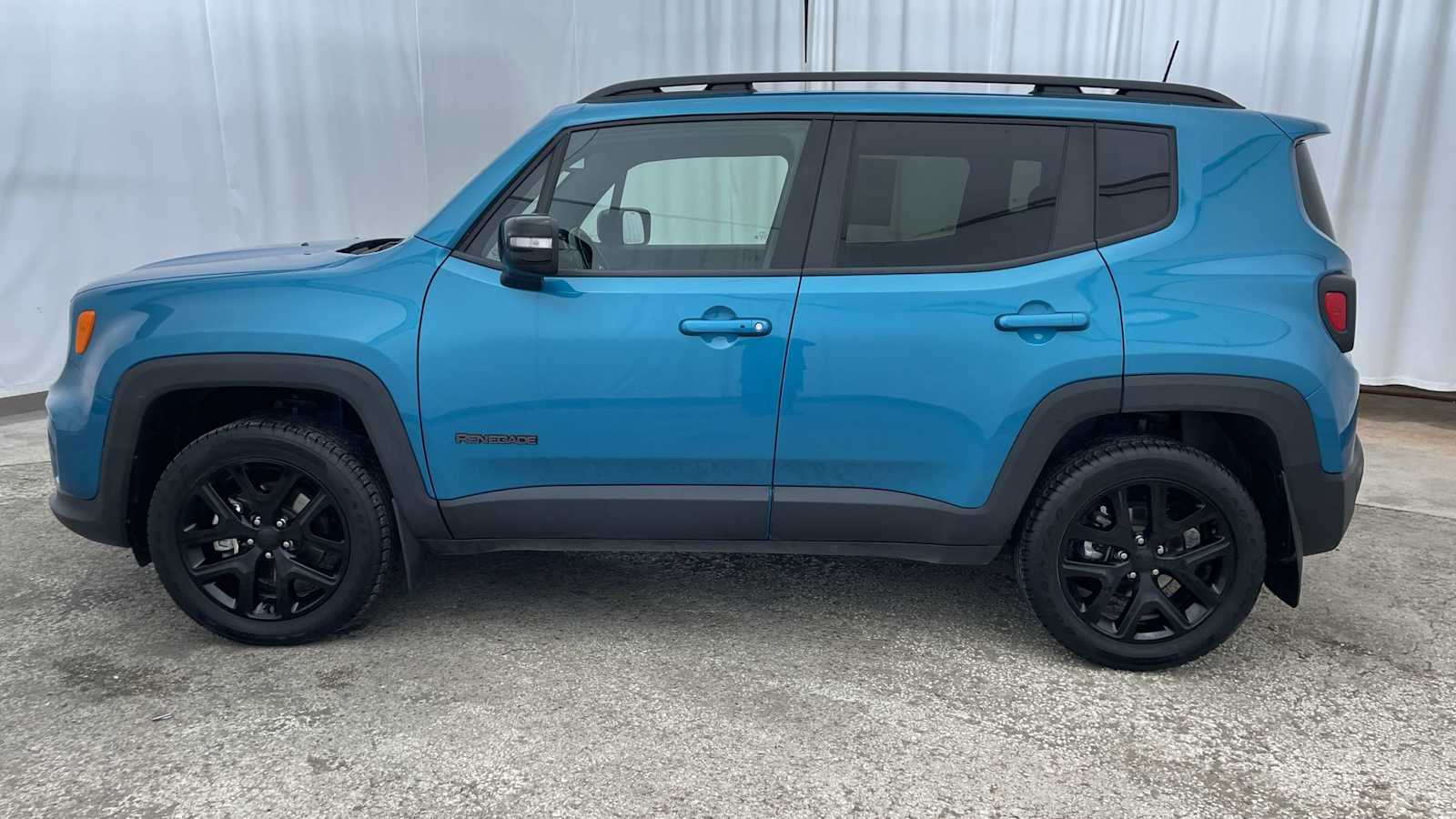 Thumbnail: 2022 Jeep Renegade - 29