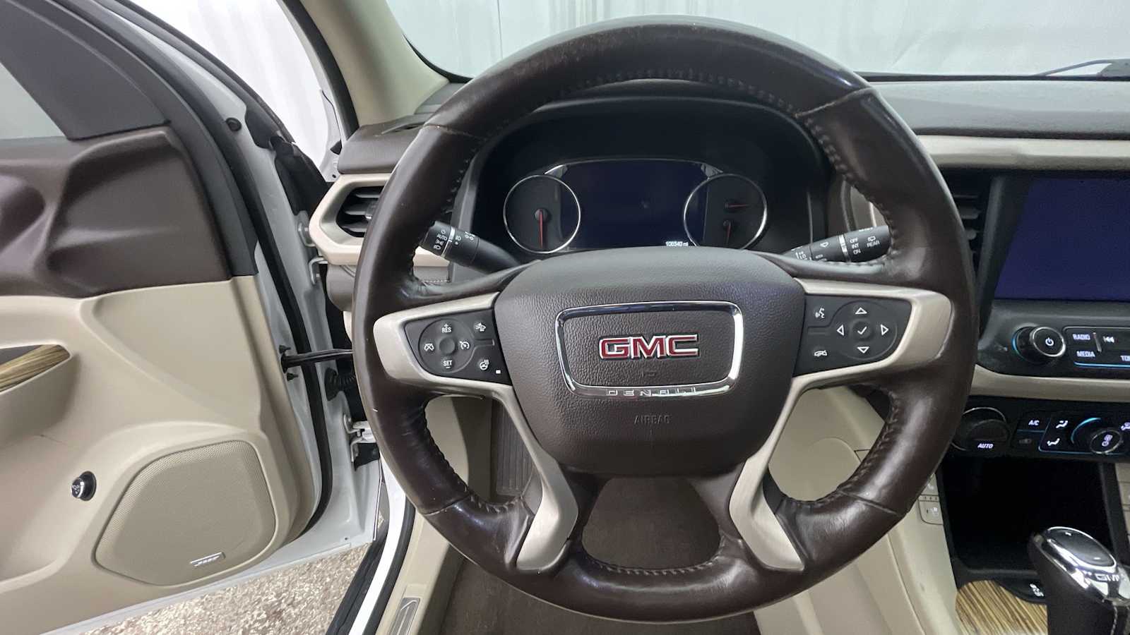 Thumbnail: 2017 GMC Acadia - 15