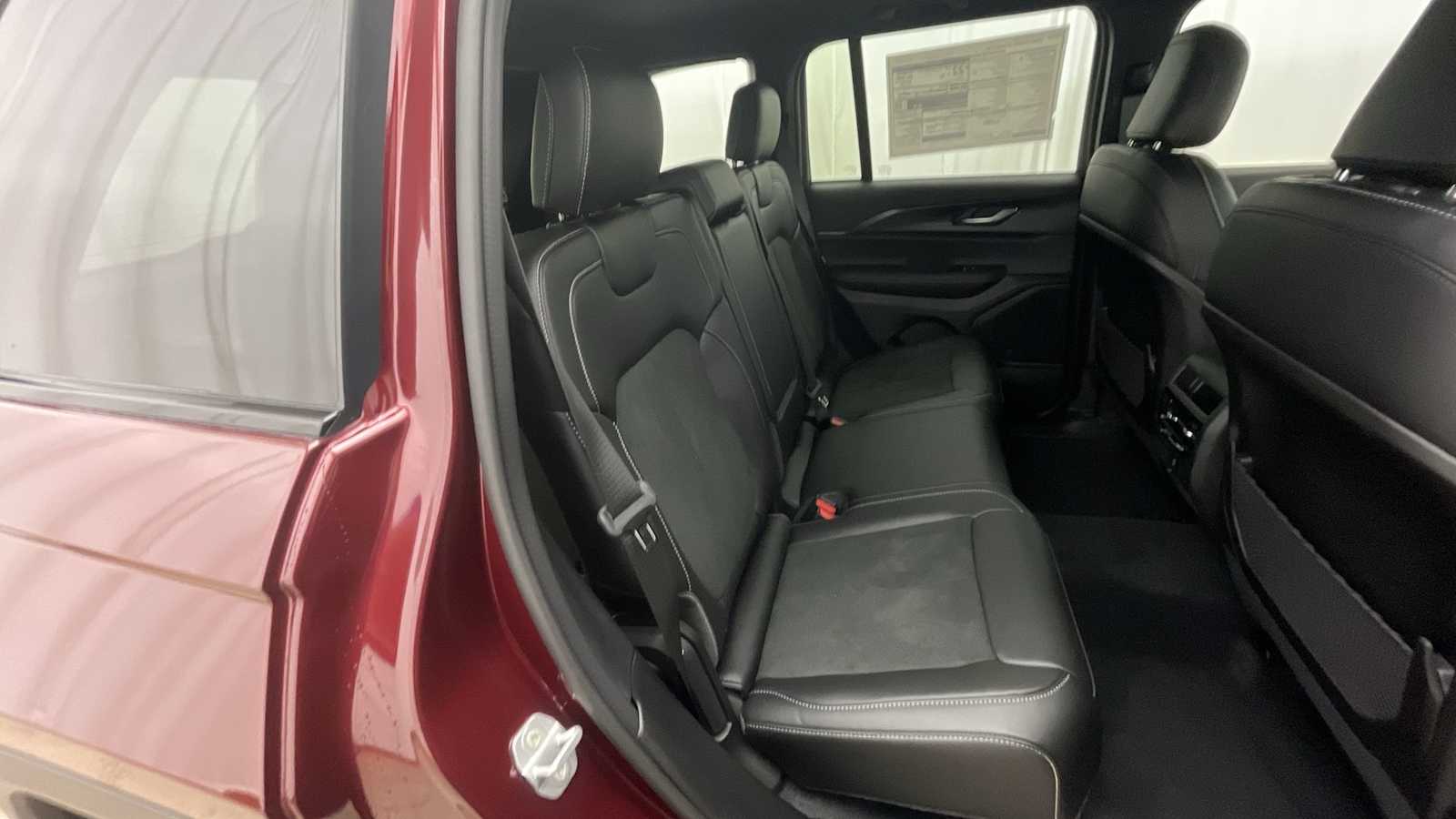 Thumbnail: 2025 Jeep Grand Cherokee - 10