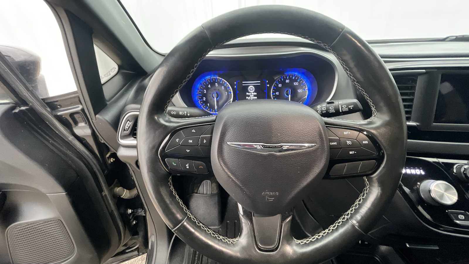 Thumbnail: 2019 Chrysler Pacifica - 12