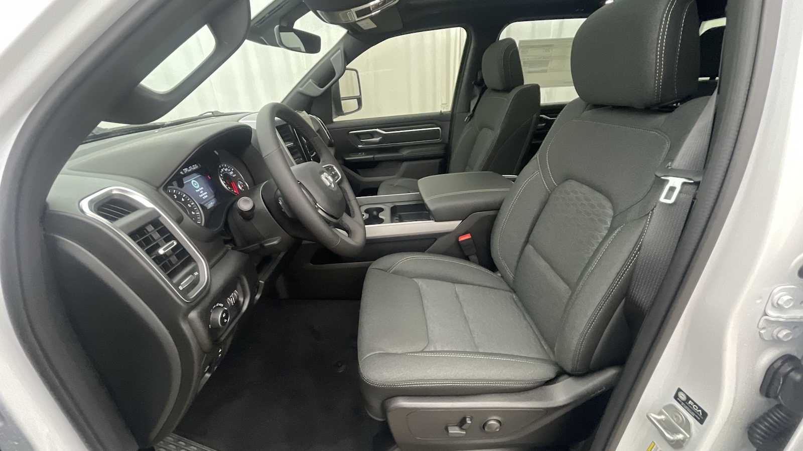 Thumbnail: 2026 RAM 1500 - 6