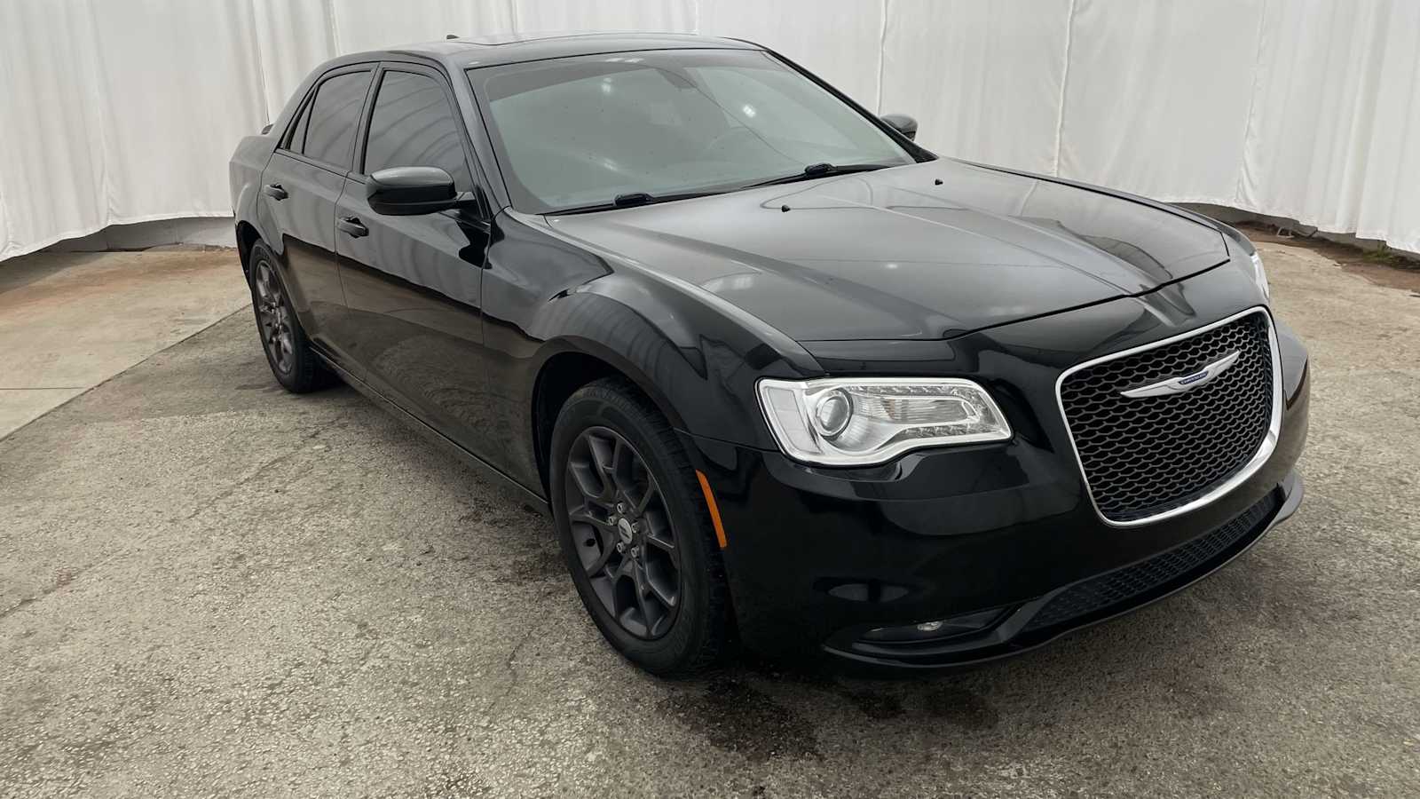 Thumbnail: 2020 Chrysler 300 - 35